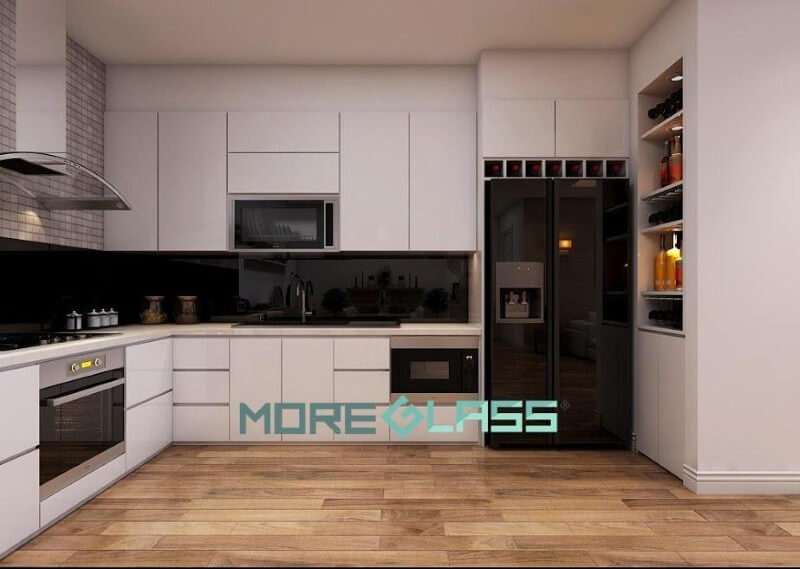 Thiết kế mẫu kính ốp bếp màu đen cổ điển, sang trọng cho phòng bếp chung cư, nhà ở, biệt thự.